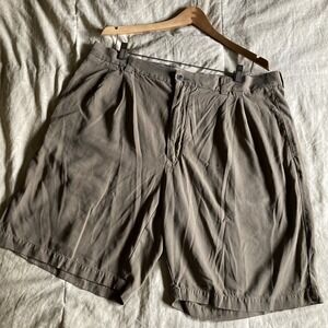 Tommy Bahama 100% Silk Pleat Front Khaki Chino Shorts Men's 38